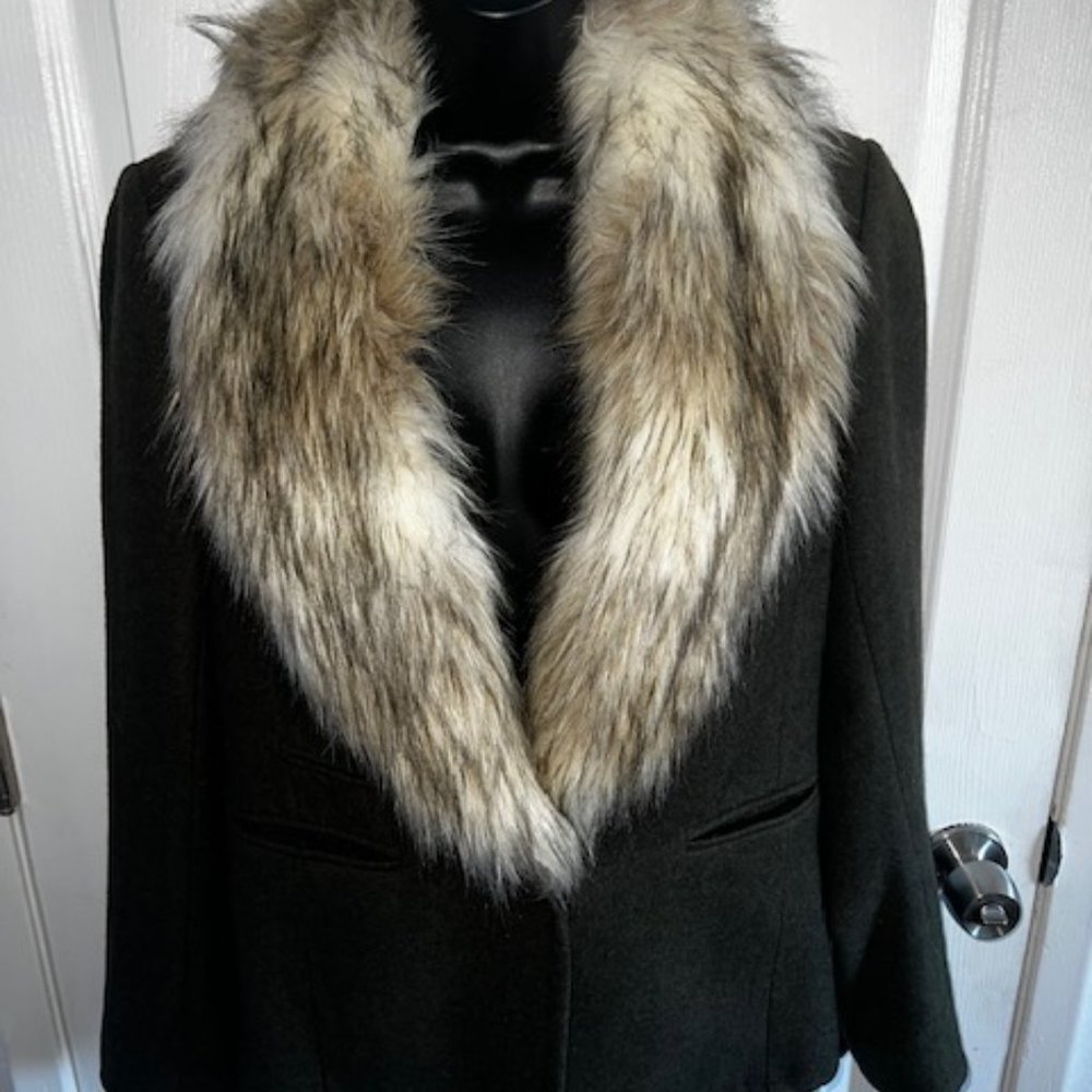 ANNE TAYLOR  LOFT JACKET/BLAZER - FAUX FUR / SIZE 8